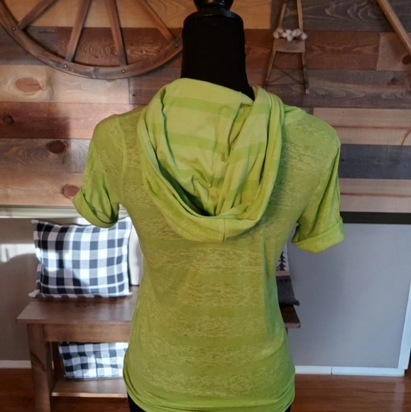 Aeropostale Top with Hood - Picture 4 of 4